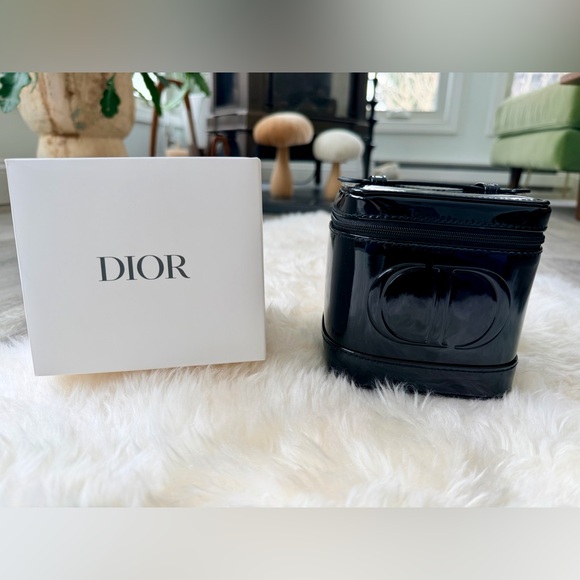 Dior ALL Black Patent Pleather Train Case NEW in original box Zipper pull SEALED - Picture 4 of 15